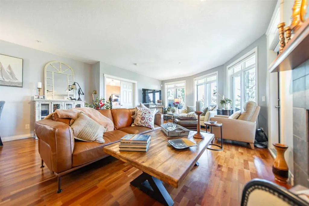 4 Hemlock Crescent SW, #205