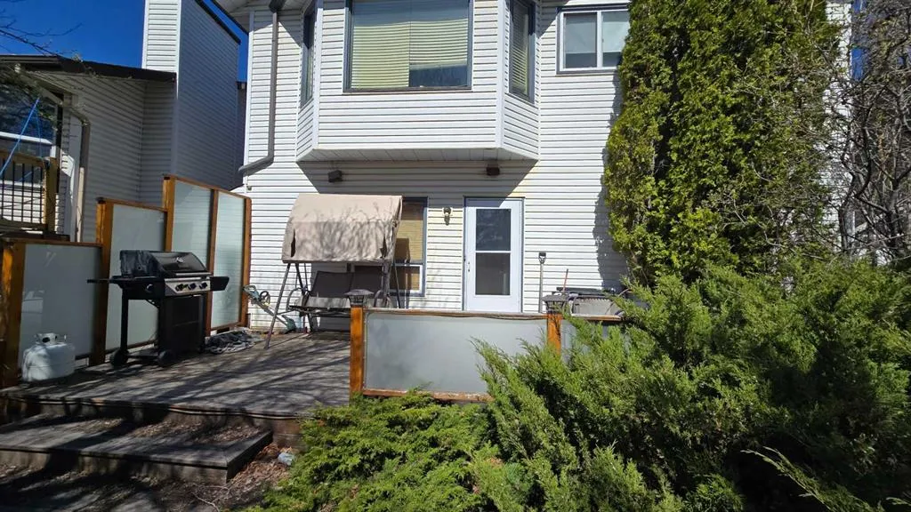 203 Arbour Summit Close NW