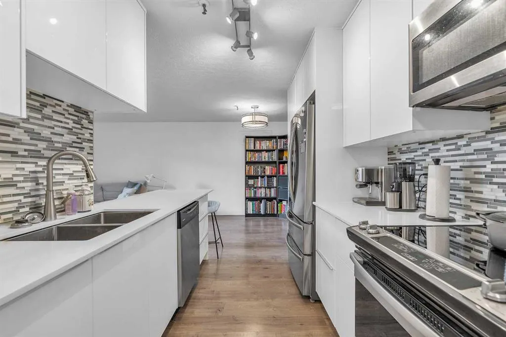 540 18 Avenue SW, #102