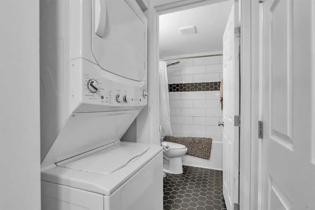 540 18 Avenue SW, #102