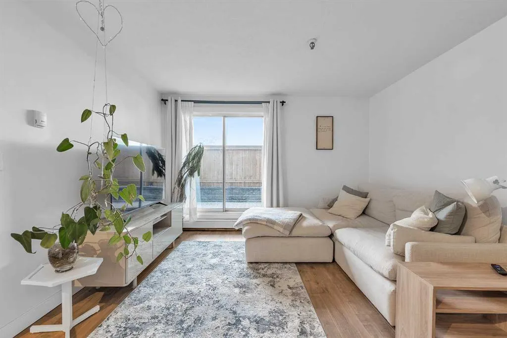 540 18 Avenue SW, #102