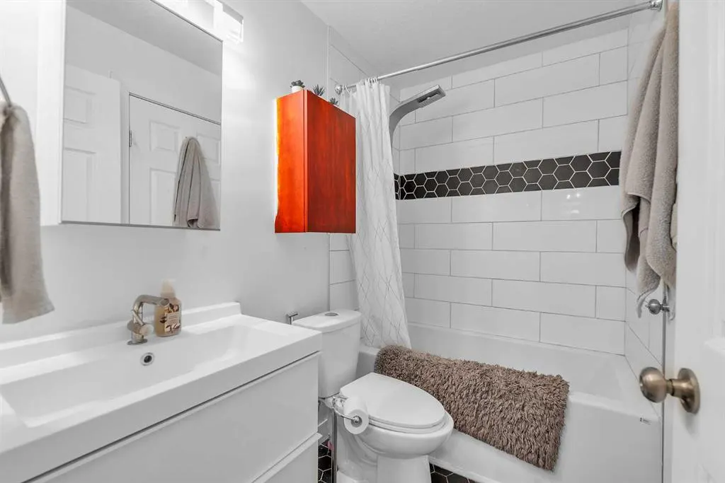 540 18 Avenue SW, #102