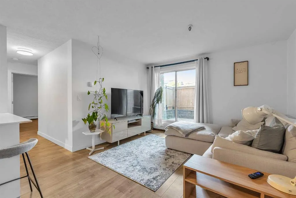 540 18 Avenue SW, #102
