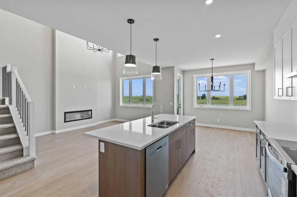 159 Belvedere Crescent SE