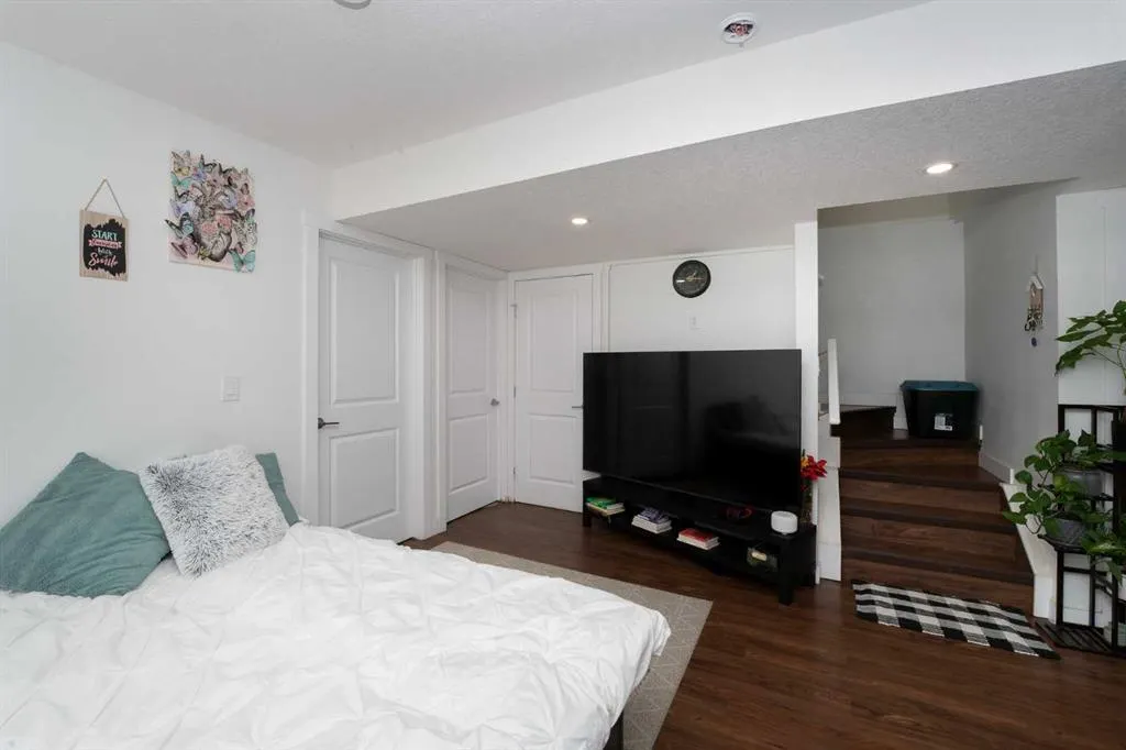 64 Belvedere Park SE