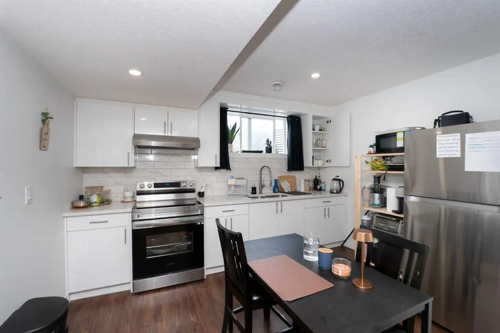 64 Belvedere Park SE