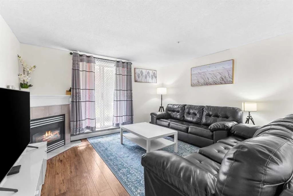 9 Country Village Bay NE, #107