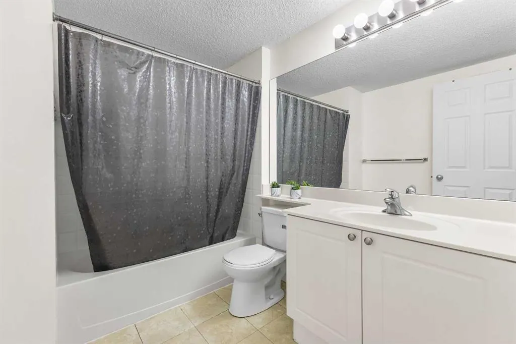 9 Country Village Bay NE, #107