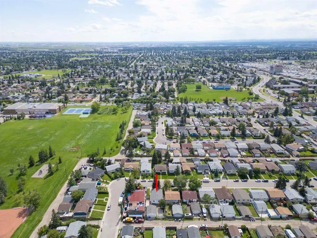 84 Maranda Close NE