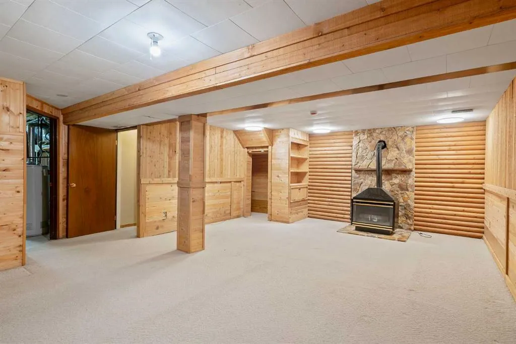 84 Maranda Close NE