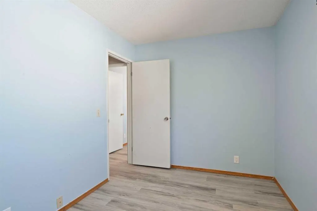 84 Maranda Close NE