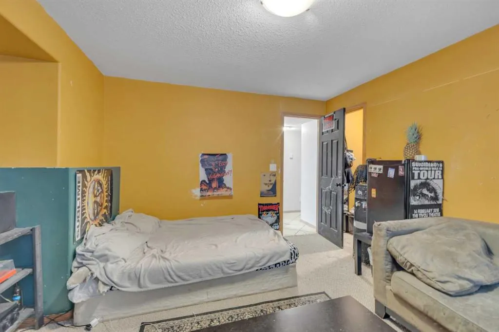 77 Duval Crescent