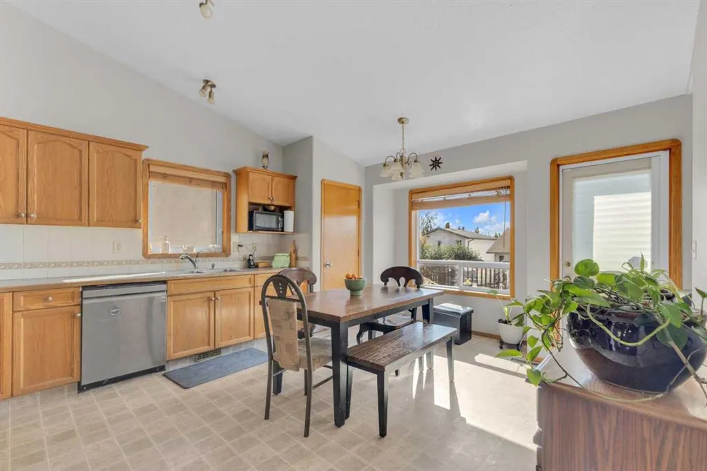 77 Duval Crescent