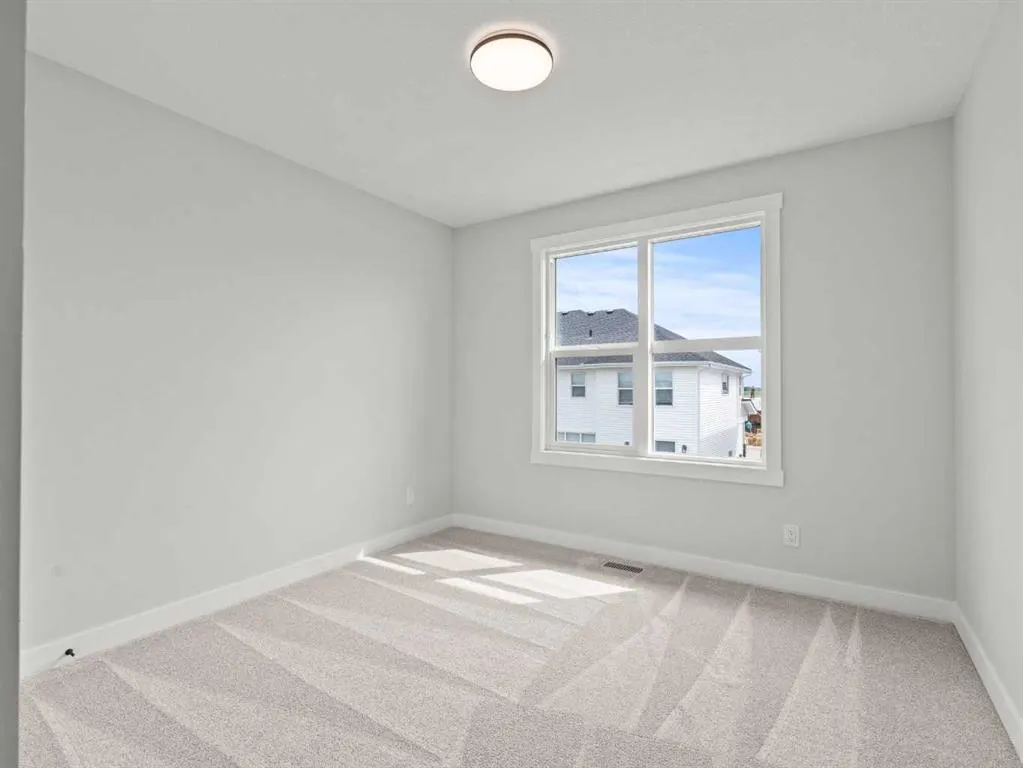 271 Kinniburgh Loop