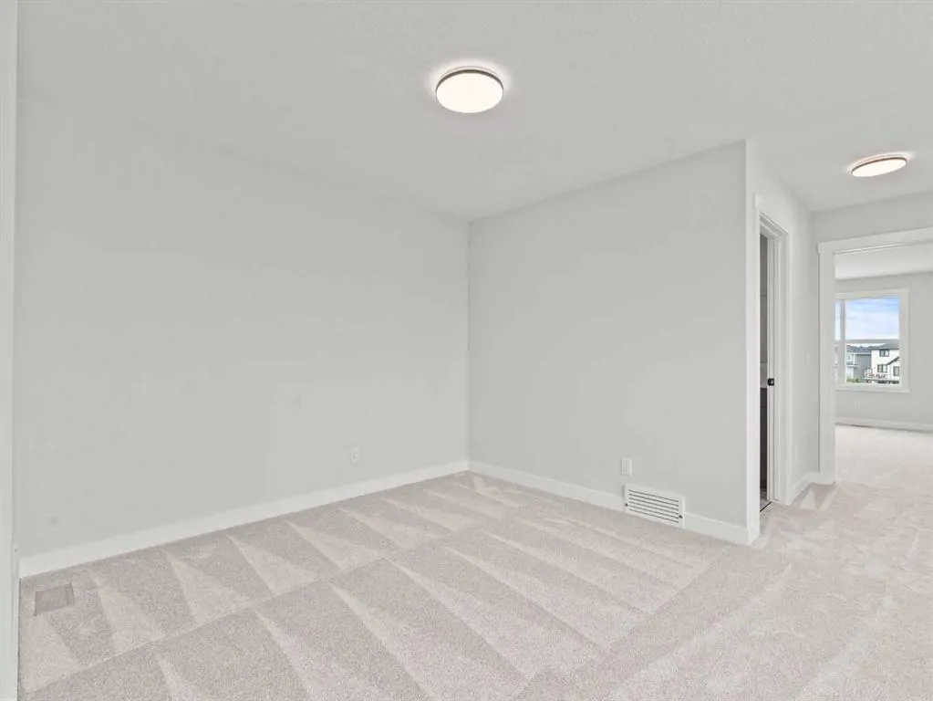 271 Kinniburgh Loop