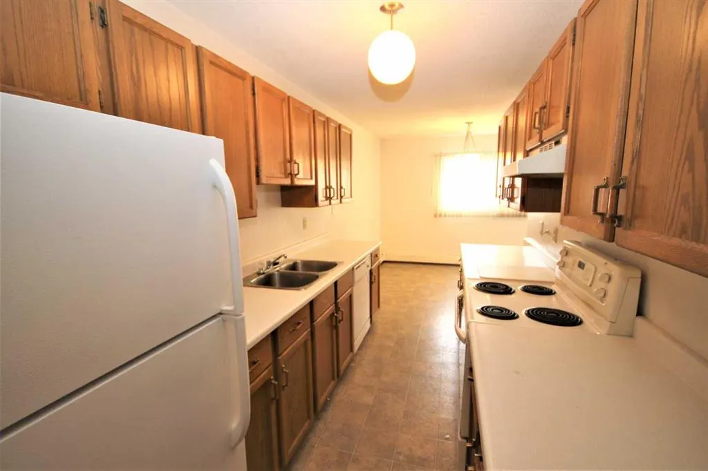 5502 58A Street, #204
