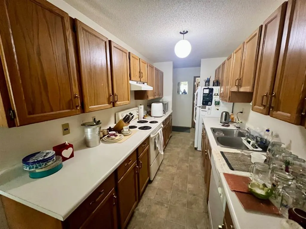 5502 58A Street, #204