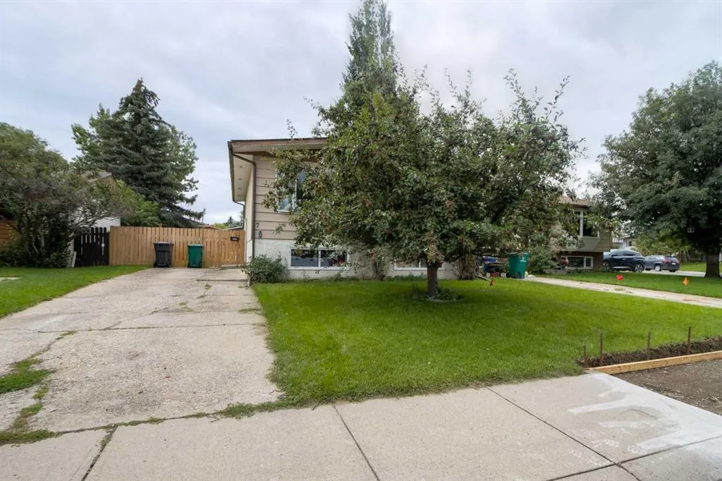 7 Cayuga Place W