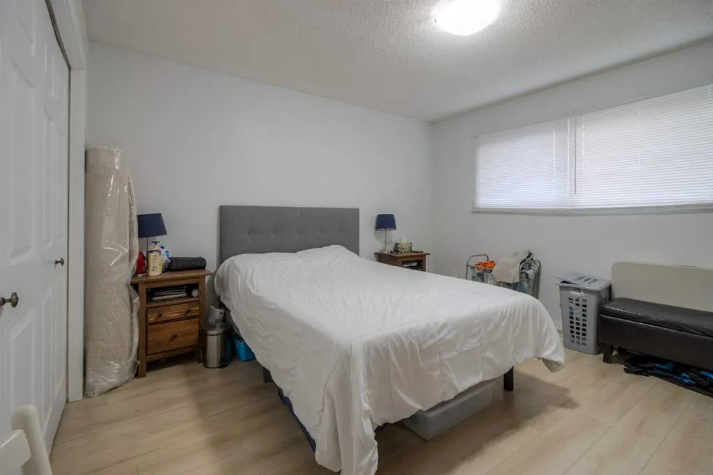 7 Cayuga Place W
