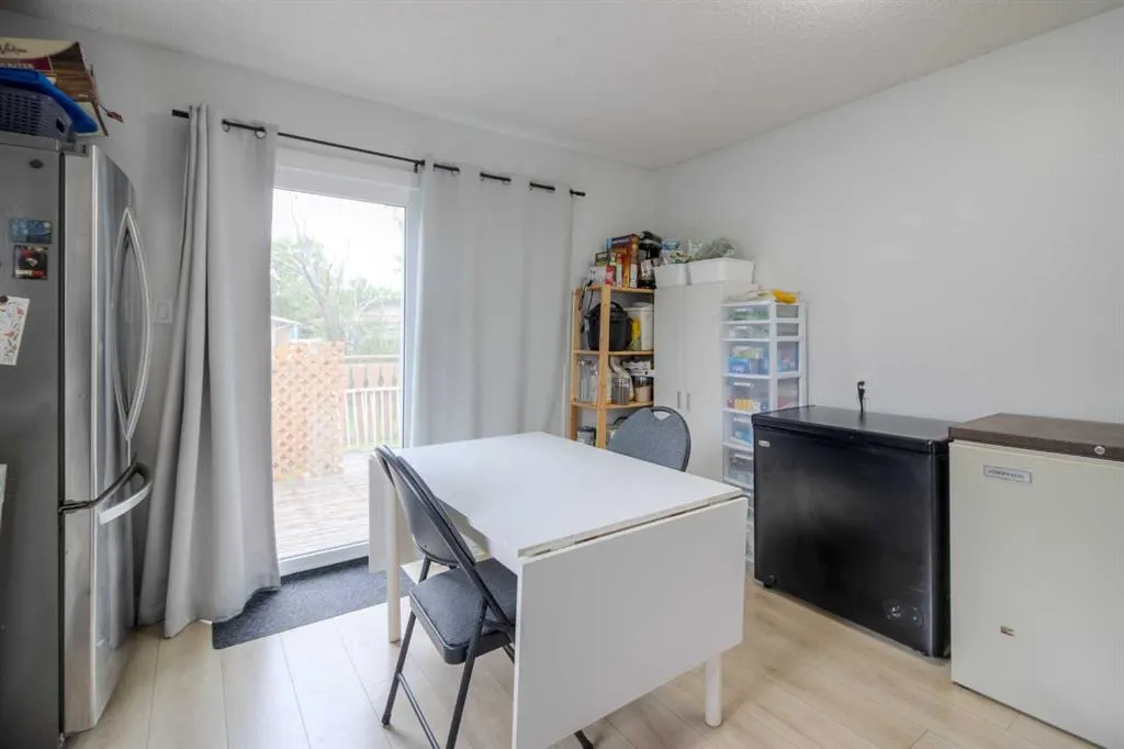 7 Cayuga Place W