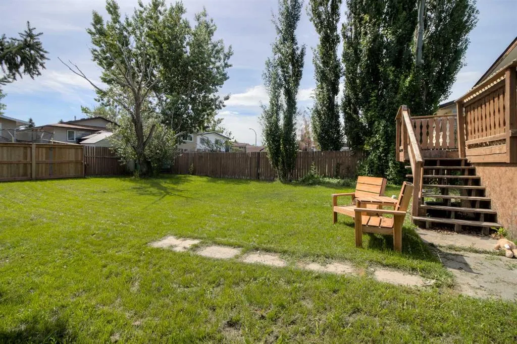 7 Cayuga Place W