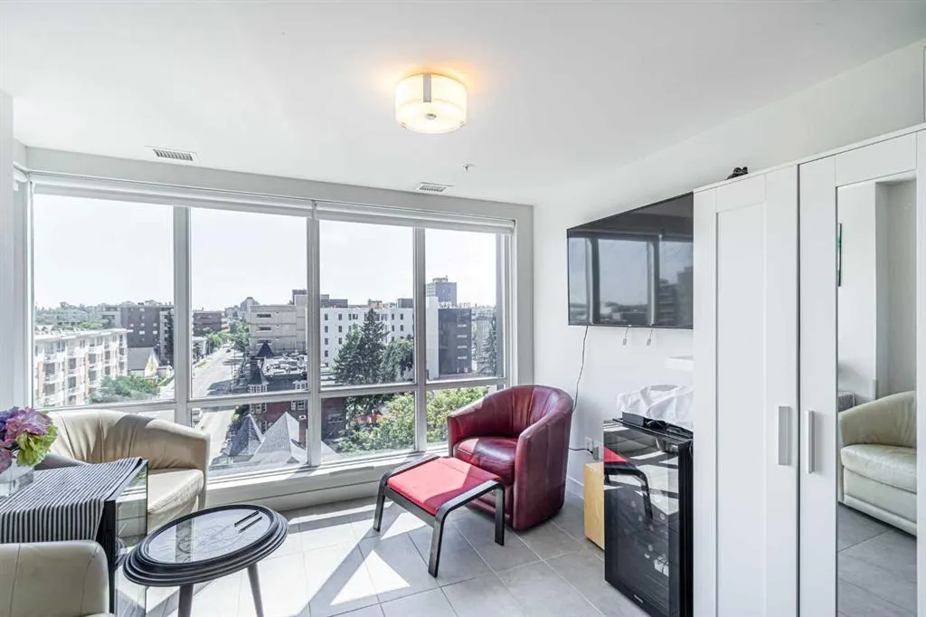 303 13 Avenue SW, #707