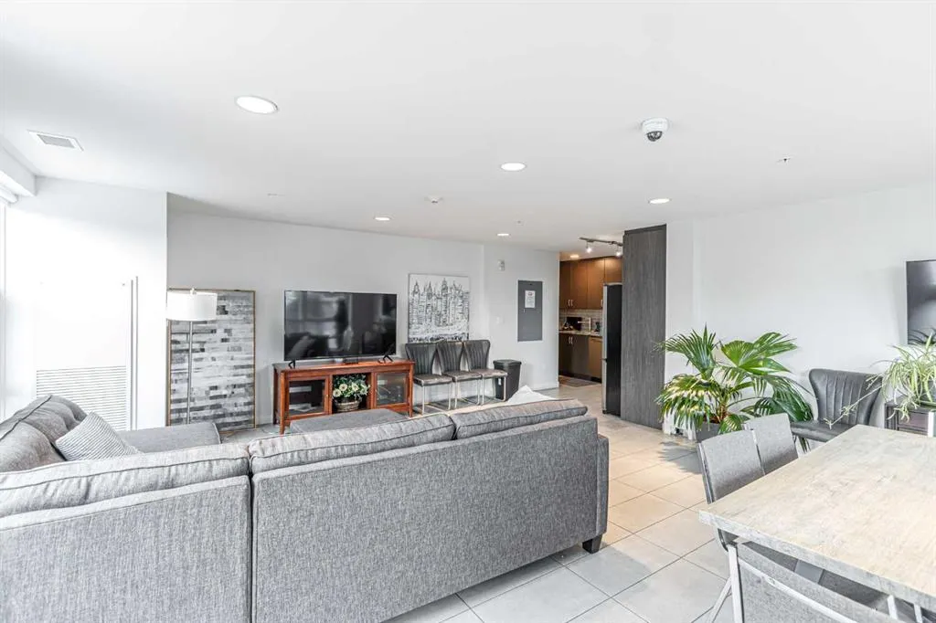 303 13 Avenue SW, #707