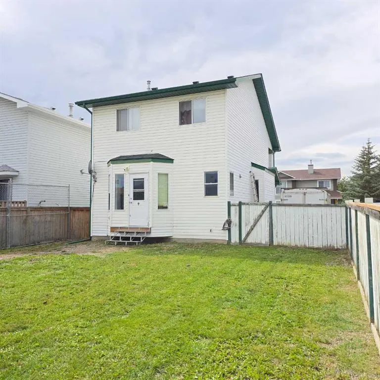 8 Woodside Circle NW