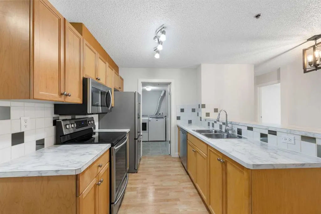 1000 15 Avenue SW, #101