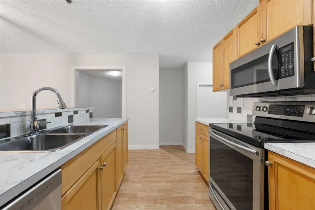 1000 15 Avenue SW, #101