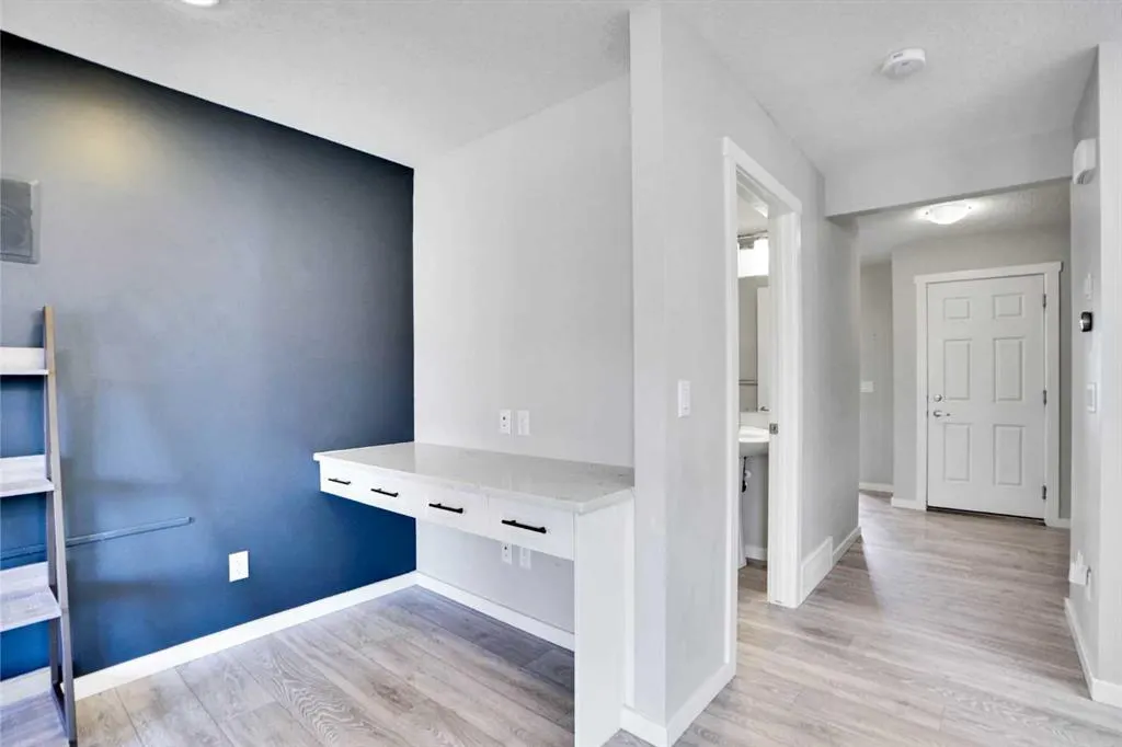 2400 Ravenswood View SE, #602