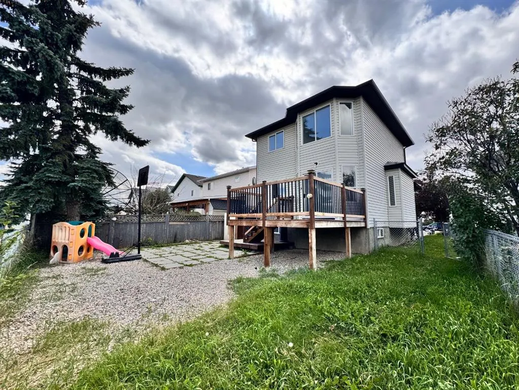 61 Applemont Place SE