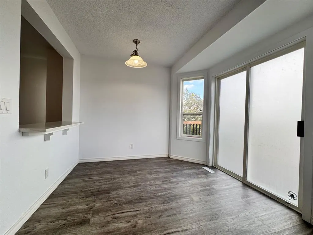 61 Applemont Place SE