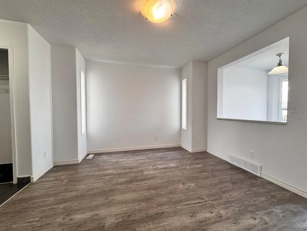 61 Applemont Place SE