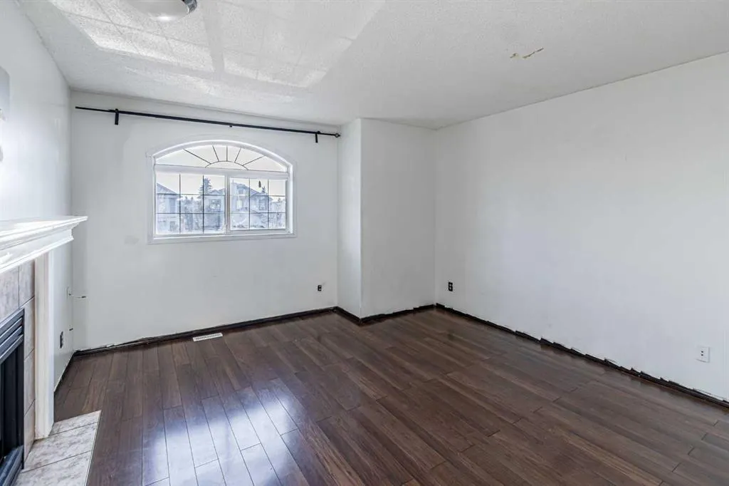 61 Applemont Place SE