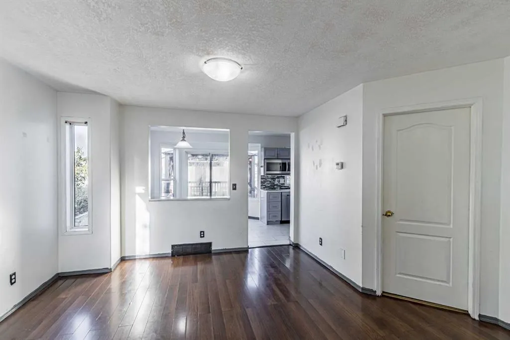 61 Applemont Place SE