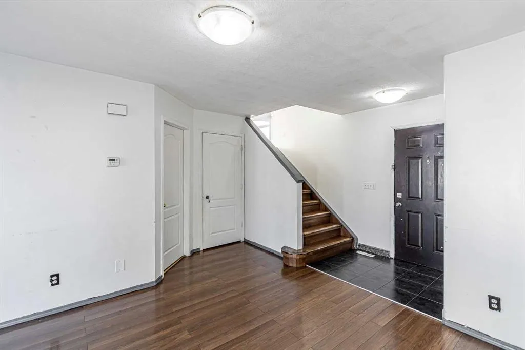 61 Applemont Place SE