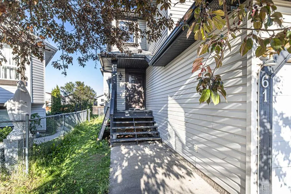 61 Applemont Place SE