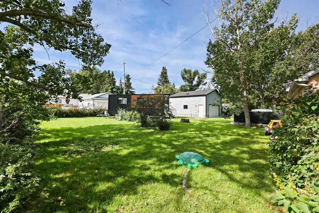 339 3 Street