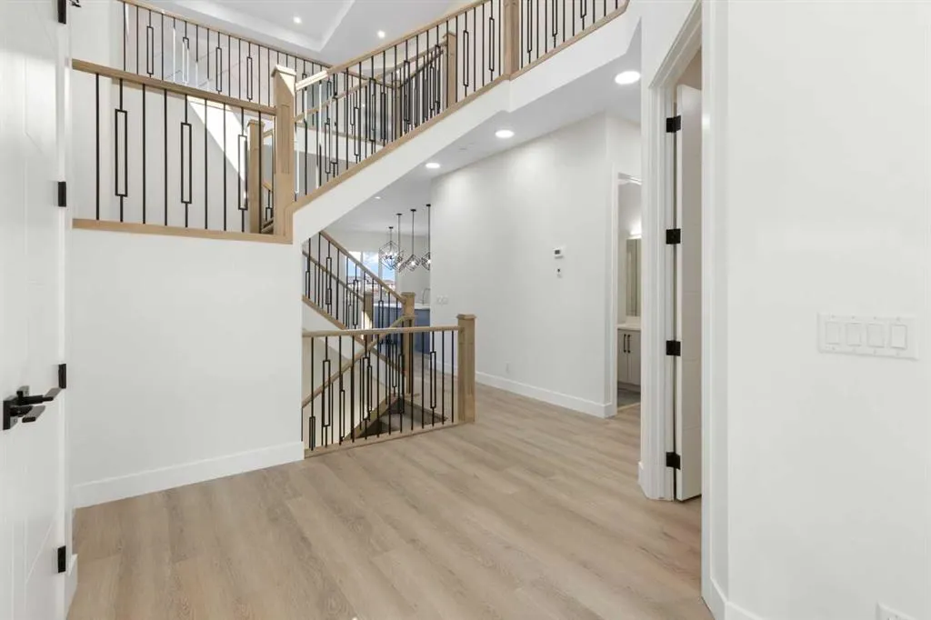 83 Midgrove Drive SW