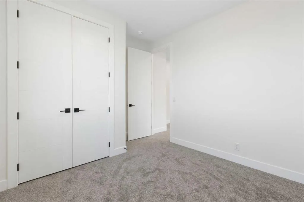 83 Midgrove Drive SW
