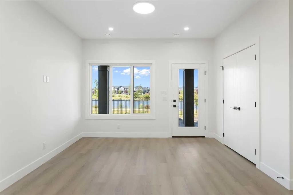 83 Midgrove Drive SW