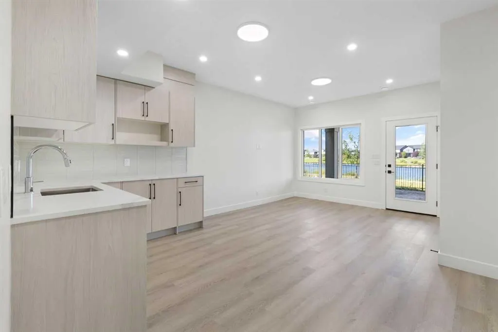 83 Midgrove Drive SW