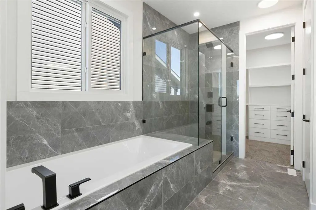 83 Midgrove Drive SW