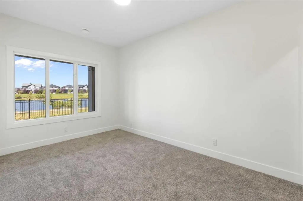 83 Midgrove Drive SW