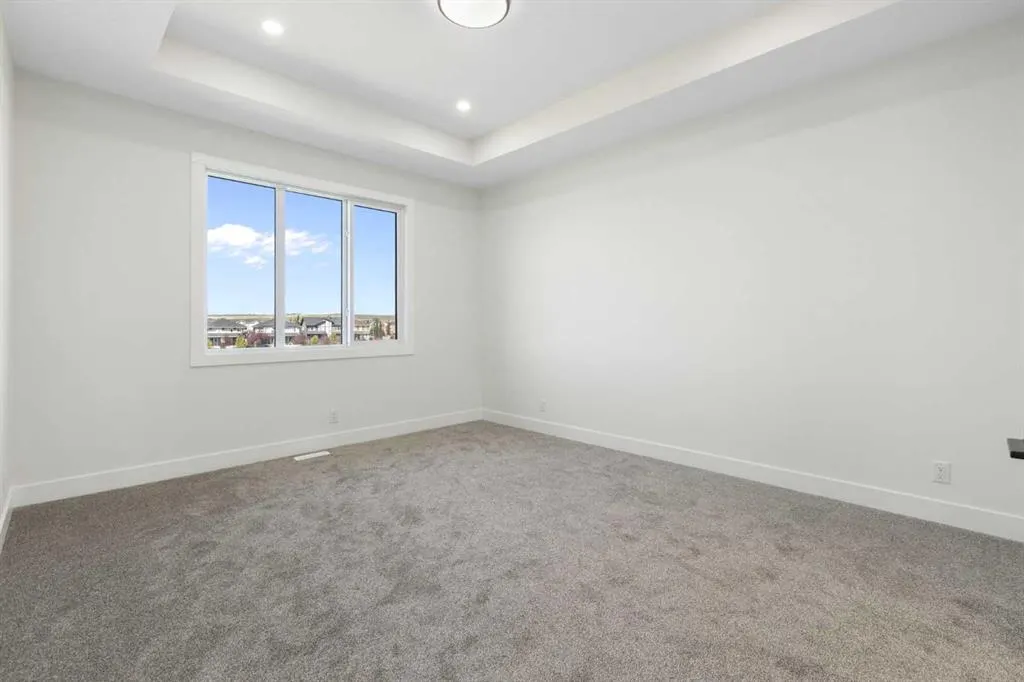 83 Midgrove Drive SW