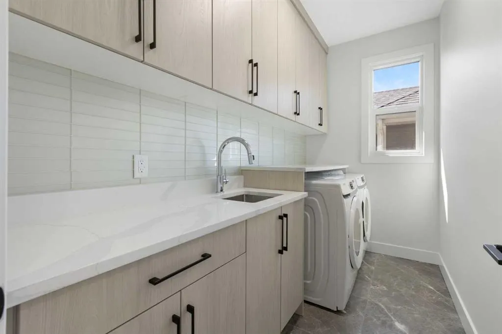 83 Midgrove Drive SW