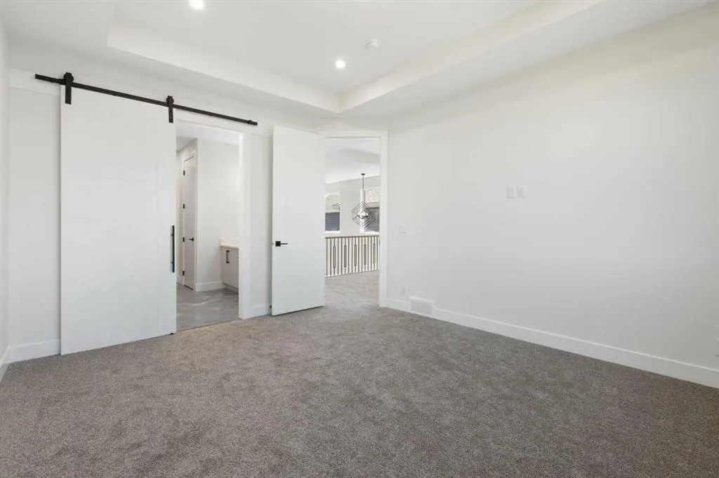 83 Midgrove Drive SW