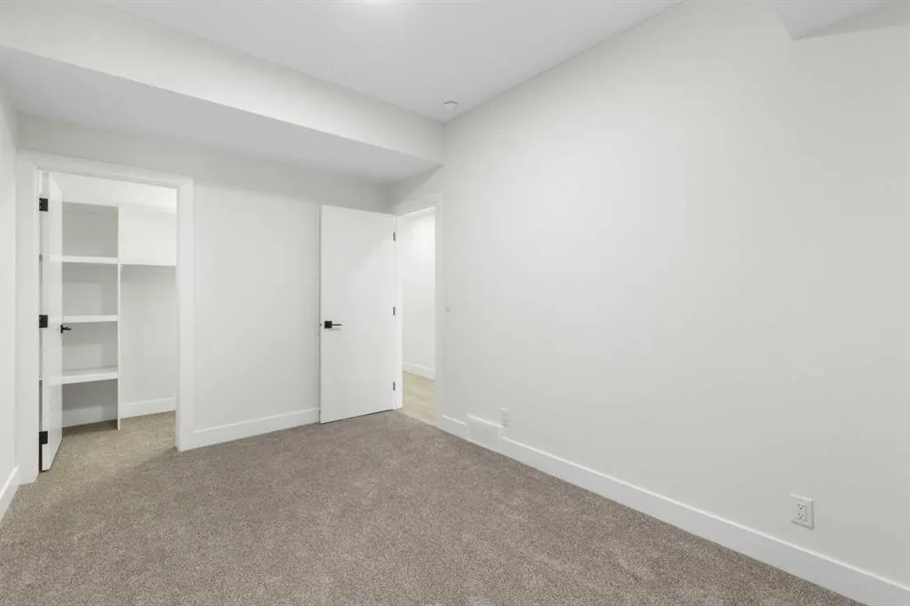 83 Midgrove Drive SW
