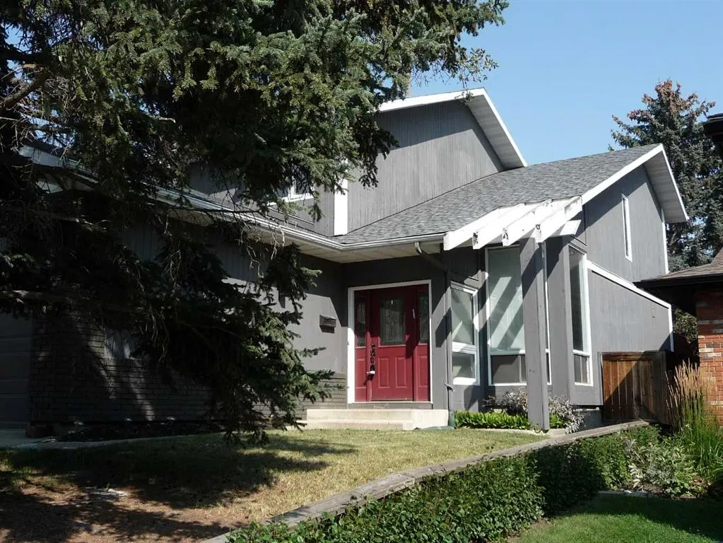235 Coachwood Crescent SW
